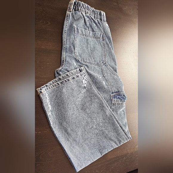 Wide Leg Cargo Jeans For Woman Size 7. - Picture 2 of 7